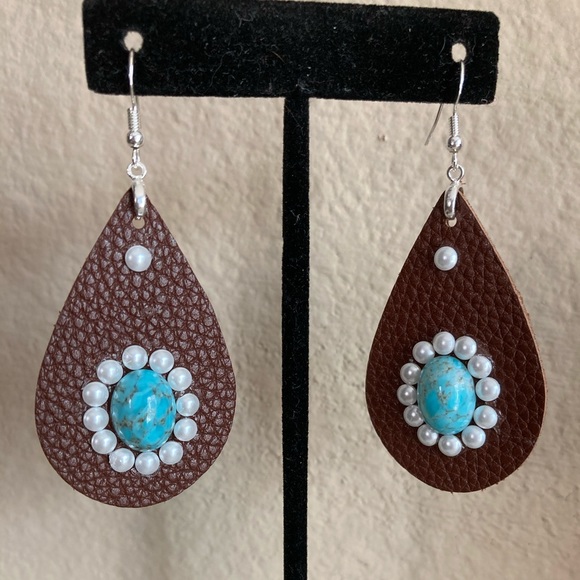 Leather Teardrop Earrings.... - Picture 3 of 5